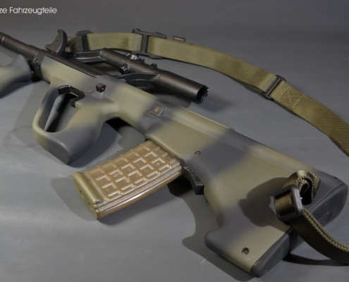 AUG mit Cerakote Beschichtung, zweifarbig.