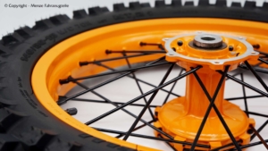 Speichenfelge in KTM Orange pulverbeschichten