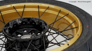 BMW R1250 GS Felge in KE Gold R1250GS Felge Speichen schwarz und Felge KE Gold beschichten
