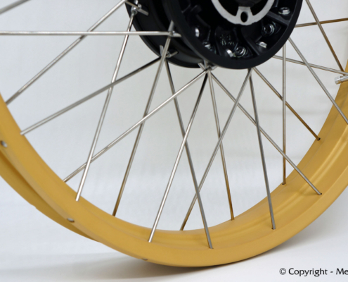 BMW R100R Speichenfelge Gold Classic BMW R100R Speichenfelge in einem klassischen Satin Gold Metallic Finish.