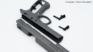 Cerakote Waffenbeschichtung, von Verschluss und Griffstück einer CZ, in der Farbe Tungston.