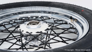 HD Speichenrad Veredelung Black Spokes HD Speichenrad mit Speichen in Schwarz glänzend.